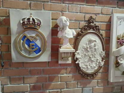 Escudo en marmol del Real Madrid