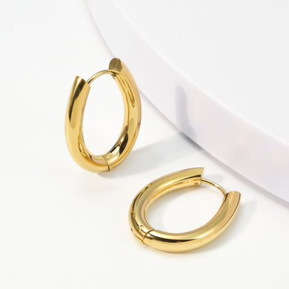 Pendiente Acero Inoxidable con Acabado en Baño Oro o Plata.  Aro con Pasador Huggie