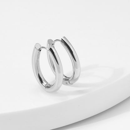 Pendiente Acero Inoxidable con Acabado en Baño Oro o Plata.  Aro con Pasador Huggie